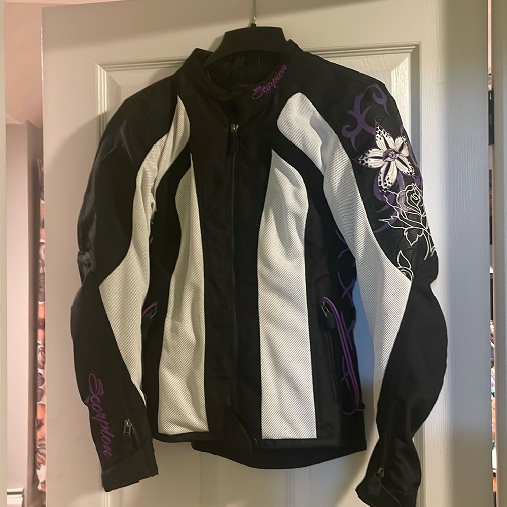 Motorcycle jacket, size, medium, Kevlar padding and shoulders and elbows